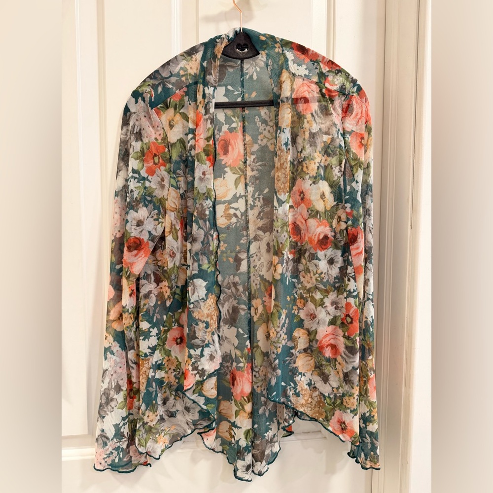 The Pyramid Collection Floral Mesh Open Cardigan – Size S